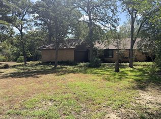 109 Pine Cone Ln, Elgin, TX 78621
