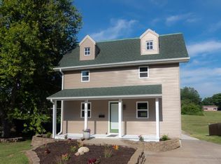 610 1st St S, Newton, IA 50208