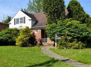2288 S Green Rd, Beachwood, OH 44122
