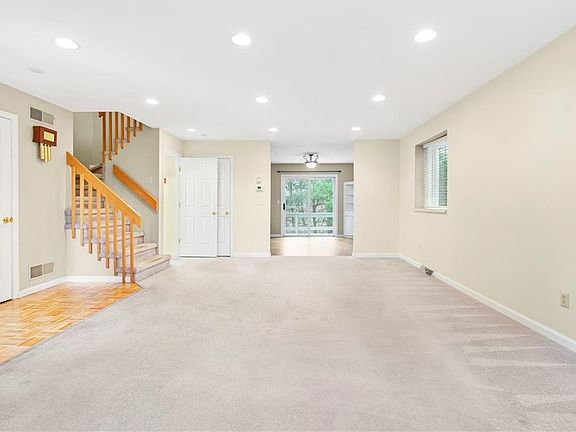 4th image of 125 Smith Ave Unit 11A