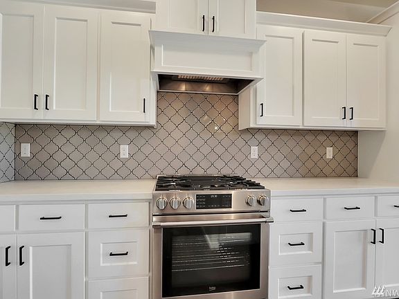 Photos are to show build quality and style and my include upgrades that are not standard