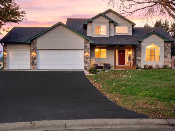 1115 Maplewood Ct SW, Isanti, MN 55040