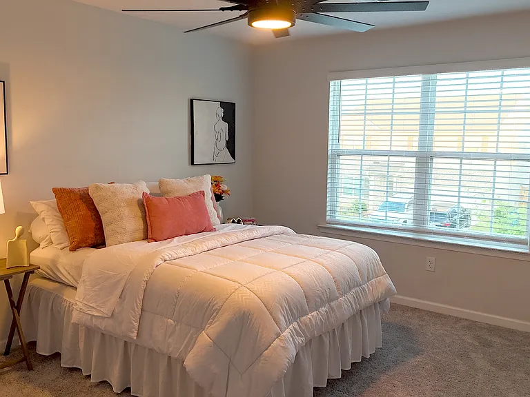 828 Royal Red Ct — Photo 33