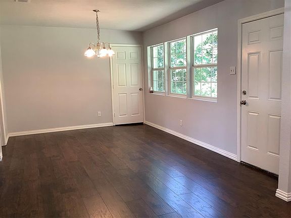 3rd image of 4910 Dupont Dr