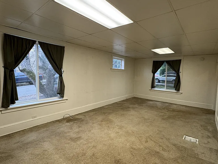 6646 SW Capitol Hwy #1 — Photo 10