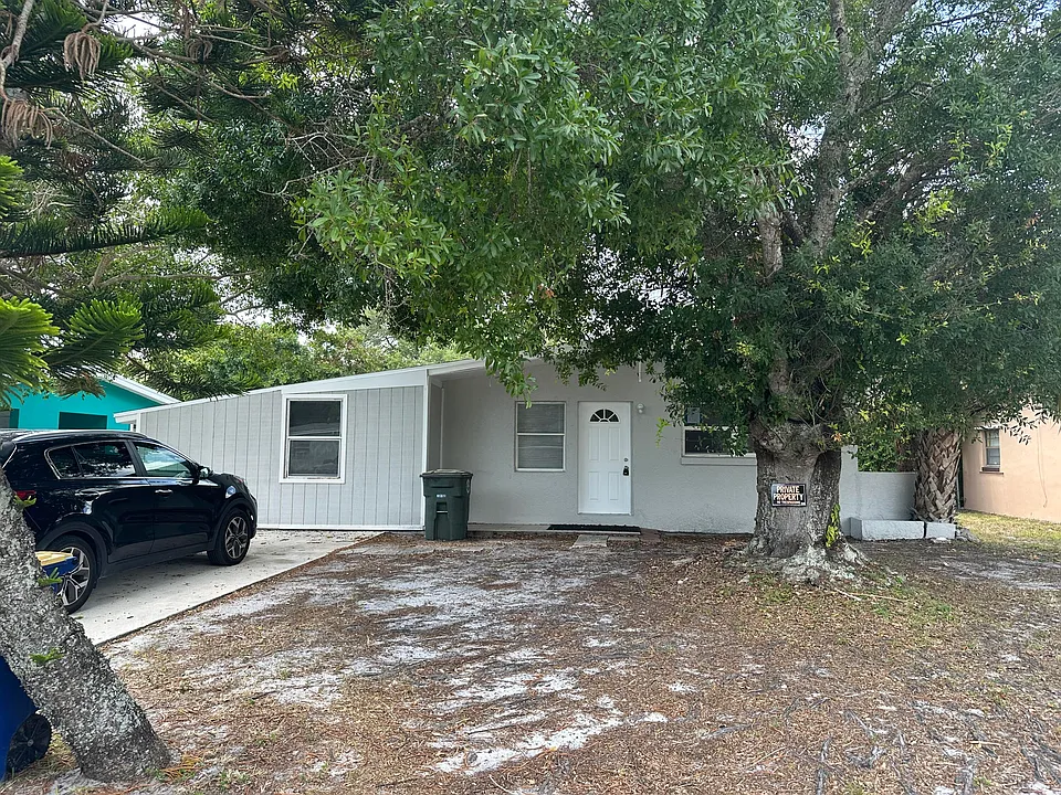 115 Maple Ave