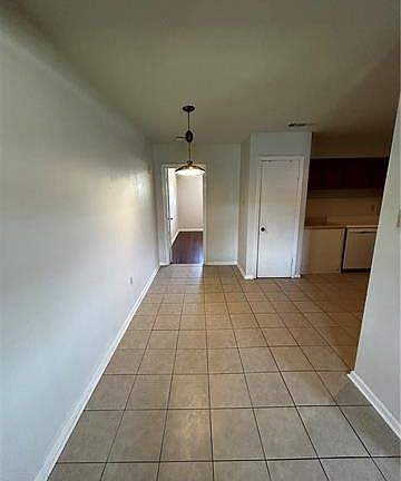 4th image of 116 Marguerite Rd APT 7