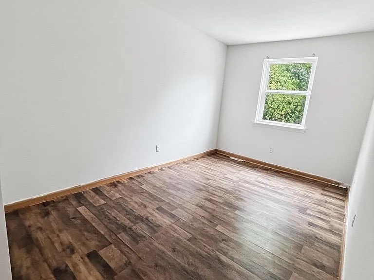 465 Barrister Pl — Photo 7