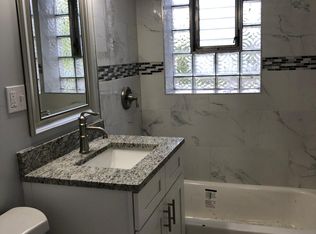 5510 W 63rd Pl #1B, Chicago, IL 60638