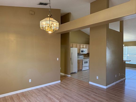 5th image of 1048 Princeton Dr