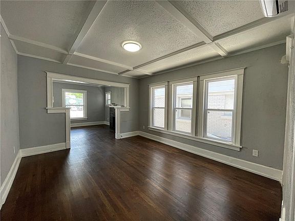 5th image of 5207 Independence Ave #1