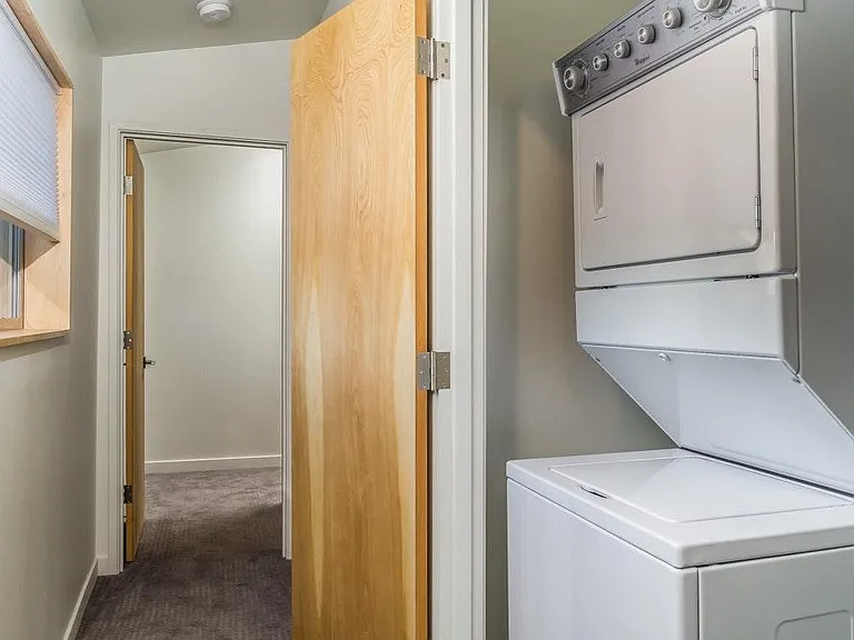 3822 N Commercial Ave — Photo 15