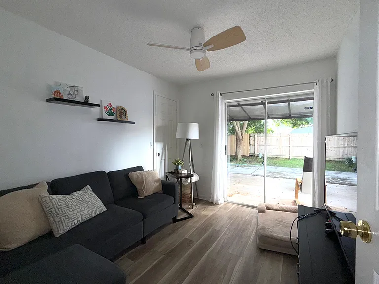6912 Long Needle Ct — Photo 33