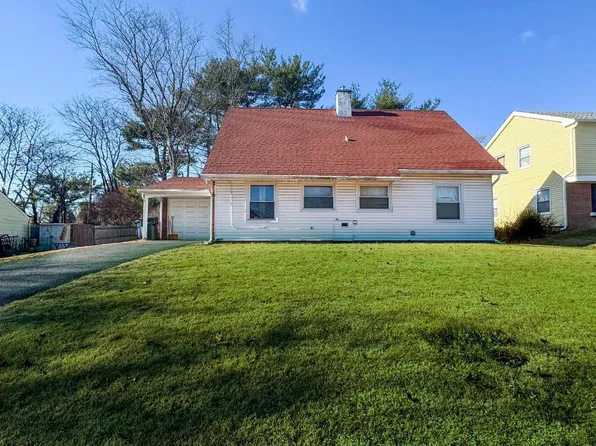 7 Marigold Ln, Willingboro, NJ 08046