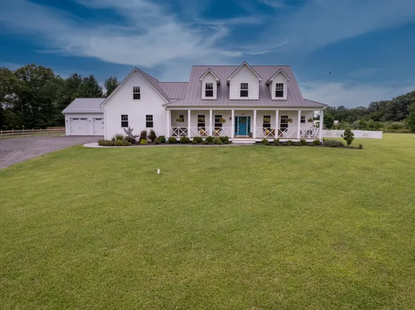 974 N County Line Rd, Westville, IN 46391