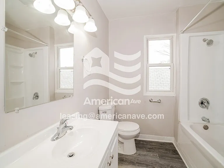 1762043_014_bathroom_13684672.jpg