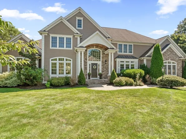 11 Shipley Ct, Middleton, MA 01949