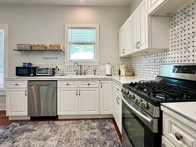 1501 S Church St #A — Photo 16
