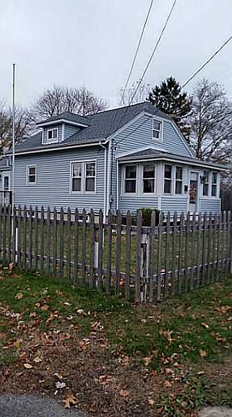 1st image of 225 Morse Ave