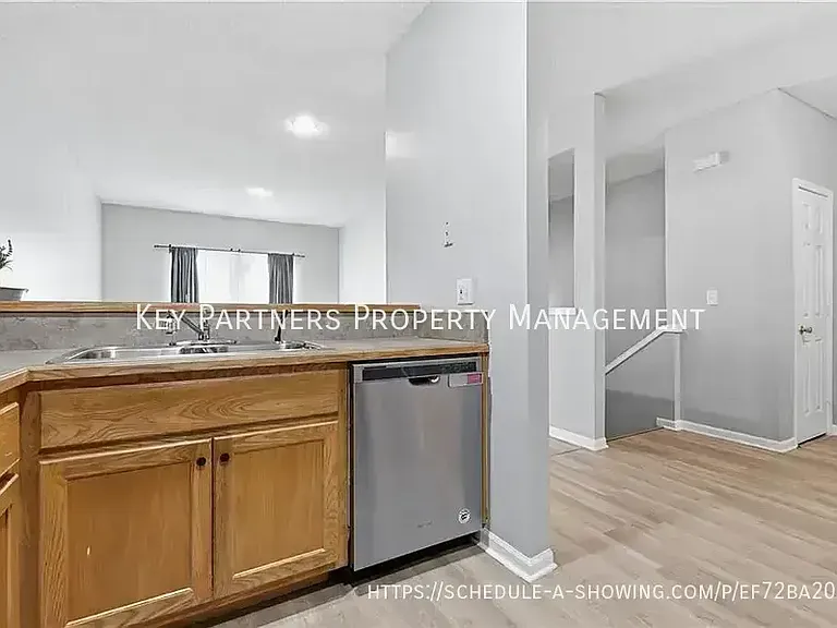 744 Woodson Ln — Photo 6