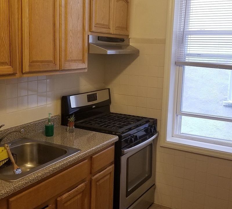 1st image of 2458 27th St APT 1B