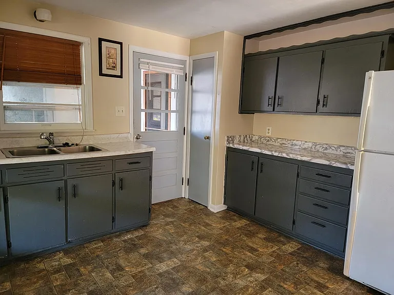 301 Romar Pl — Photo 7