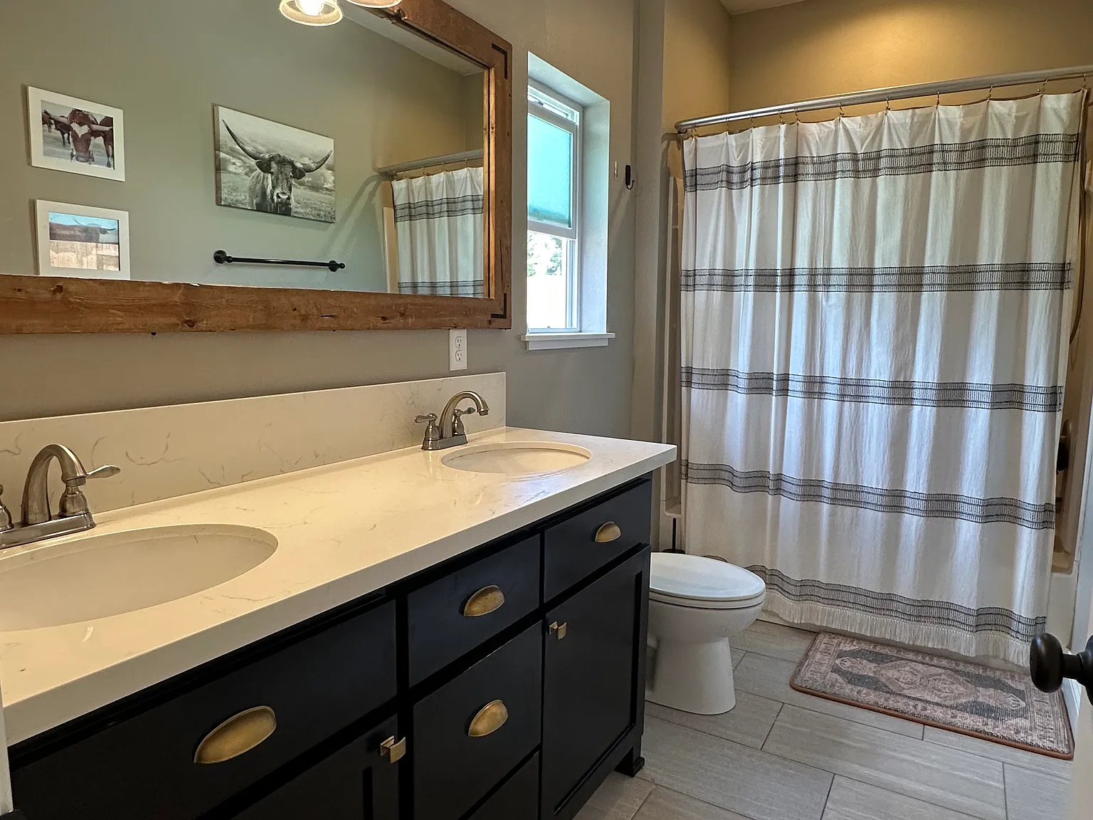 3 bed, 1360 sqft, $2,700 — Photo 3