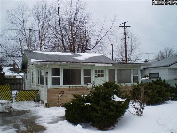 2nd image of 260 E 238th St