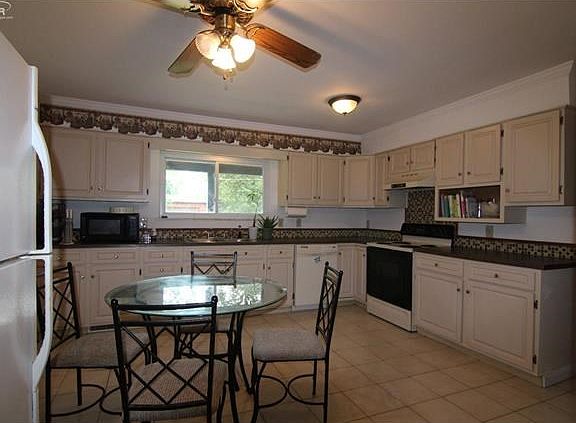 4th image of 6184 Woodland Dr