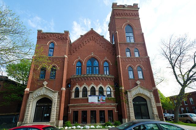 2nd image of 2900 W Shakespeare Ave #2