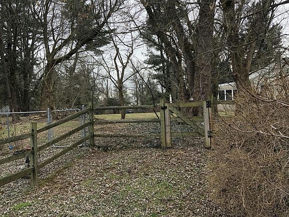 3rd image of 888 Williams Pl
