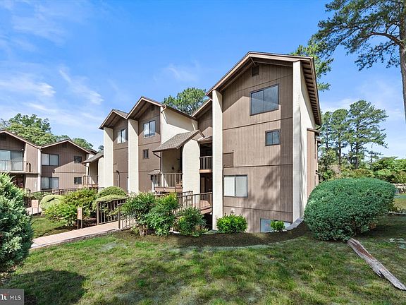 3rd image of 228 Canal Park Dr Unit G-215