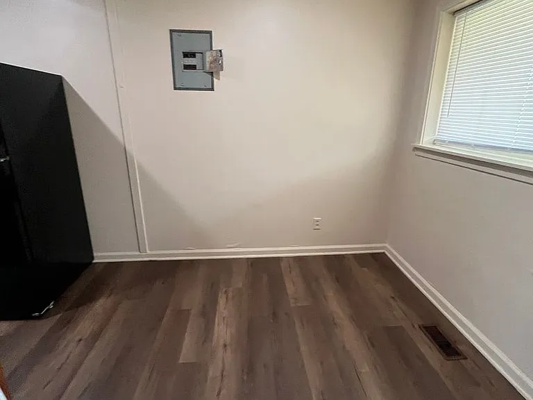 Coronado Apartments — Photo 5
