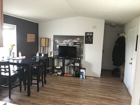 2nd image of 153 Cedarwood Ct