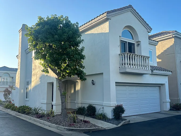 2020 Santa Ana Ave #H — Photo 1