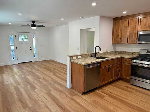4th image of 1165 Magnolia Ave #207
