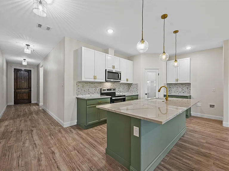 5804 Houghton Ave — Photo 7