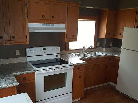 4th image of 1109 N Vine St