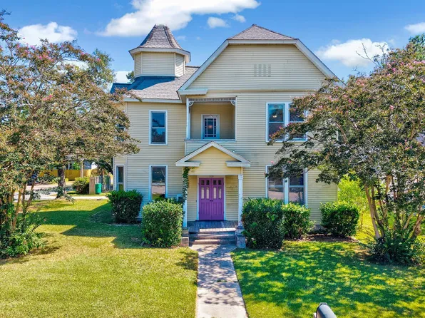 300 E 2nd St, Kenly, NC 27542