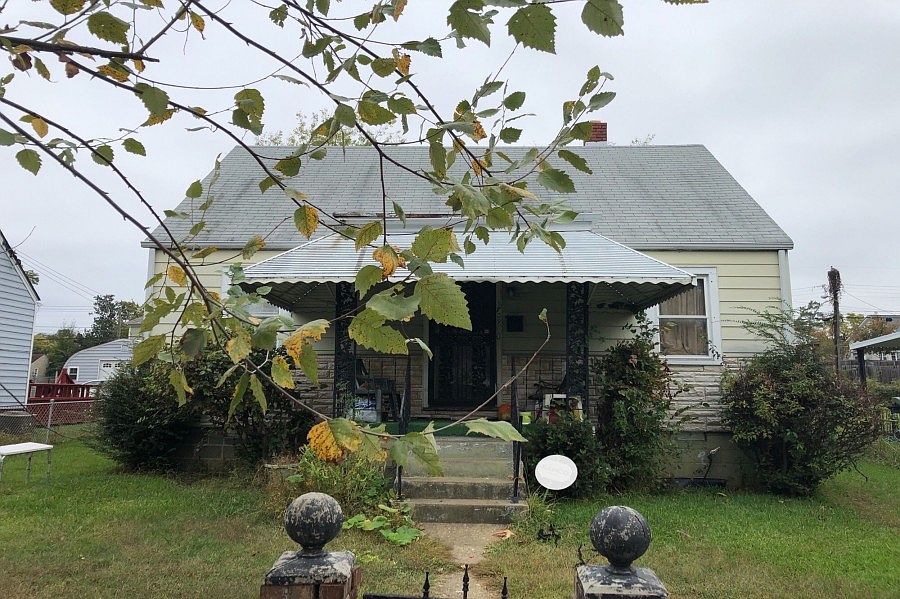 1st image of 1709 Edwards Ave