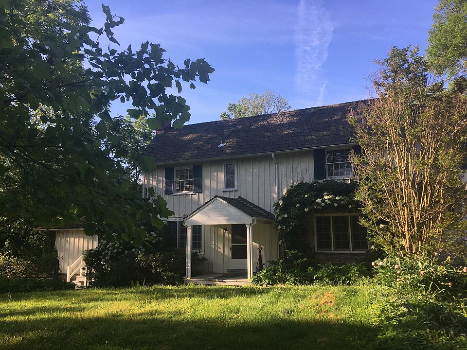 Front entrance to cottage