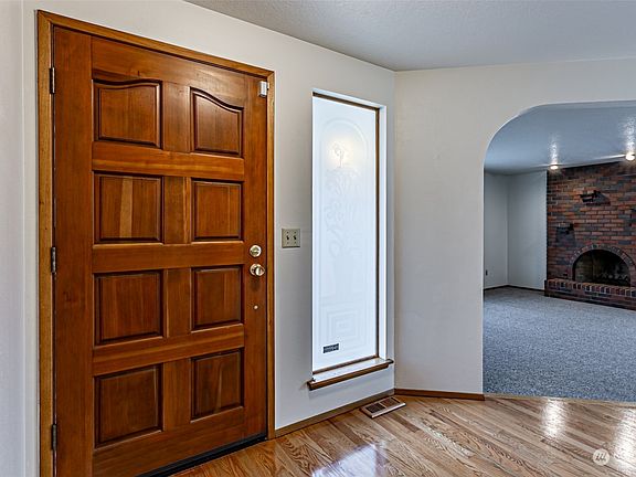 4th image of 158 Mcelroy Place