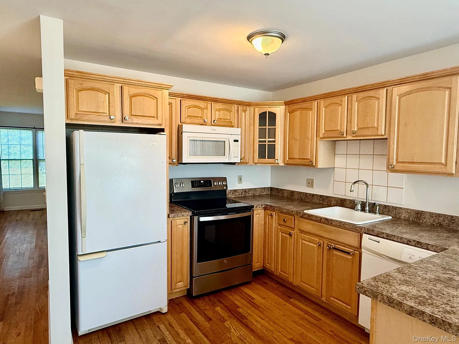 2 bed, 2.5 bath, 1495 sqft, $3,250 — Photo 3