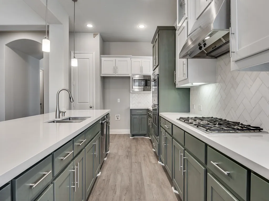 4 bed, 3.5 bath, 3436 sqft, $5,200 — Photo 3