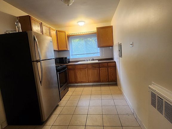 2nd image of 6128 N Seeley Ave #1