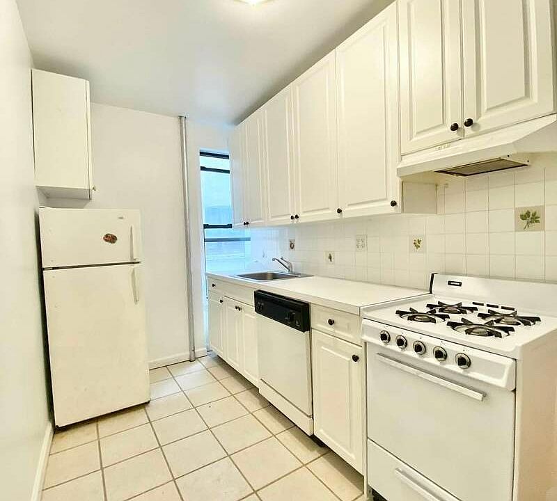 1st image of 507 E 73rd St #17