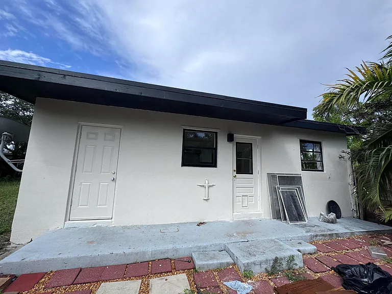 4310 NE 13th Ave — Photo 14