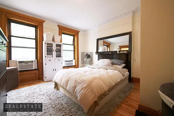 Rented by ZealEstate Group Inc | media 19