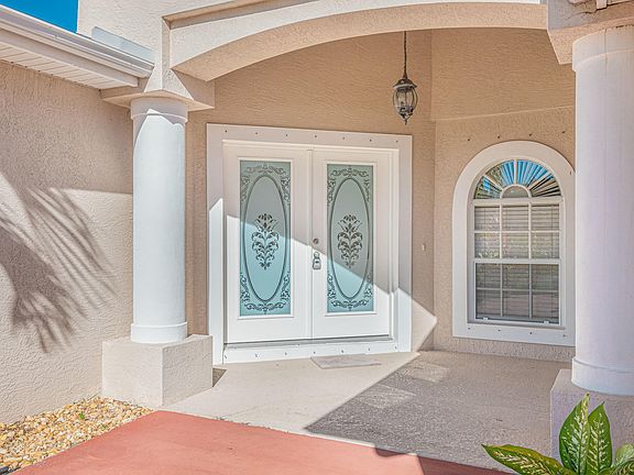 5th image of 445 SW Dalton Cir