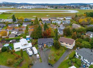 9583 Christine Pl, Sidney, BC V8L 2S7